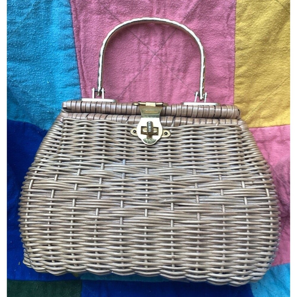 Vintage 1950-60’s Wicker Rattan Woven Purse Bakelite Handle Cloth Interior